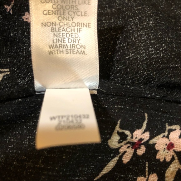 J. Jill Black Ruffle Blouse Size MP - Picture 9 of 10